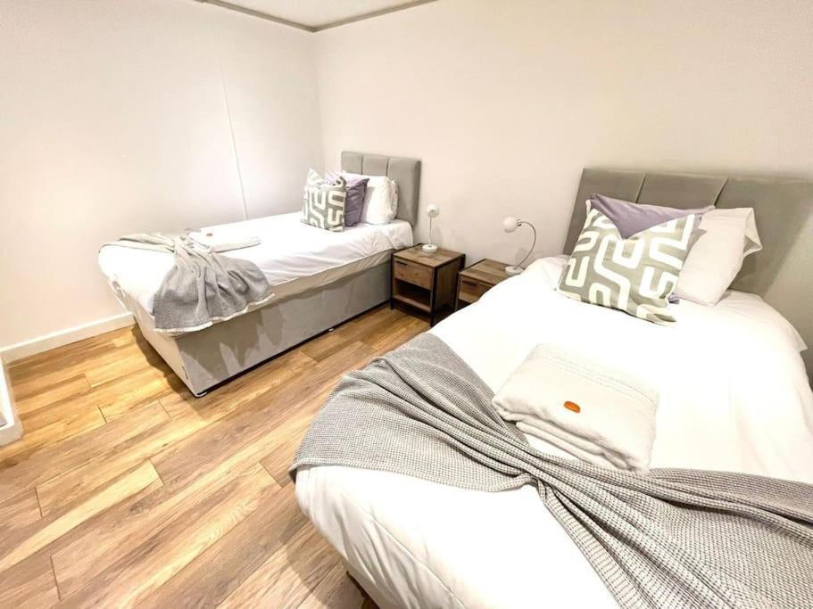 Historical Building / Cozy Basement Apt / Central CBG Buitenkant foto